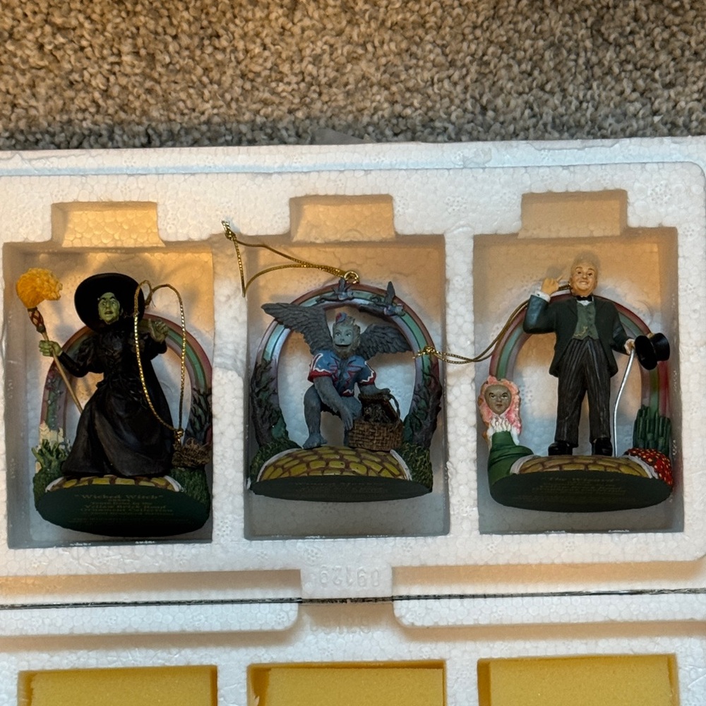 Bradford Editions Wizard of Oz Yellow Brick Road Ornaments Set 3 COA Witch